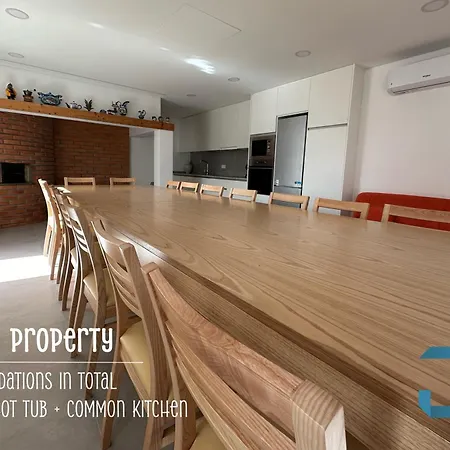 Arada - 4 In 1 Private Property, Free Parking And Hot Tub *