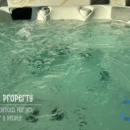 Arada - 4 In 1 Private Property, Free Parking And Hot Tub