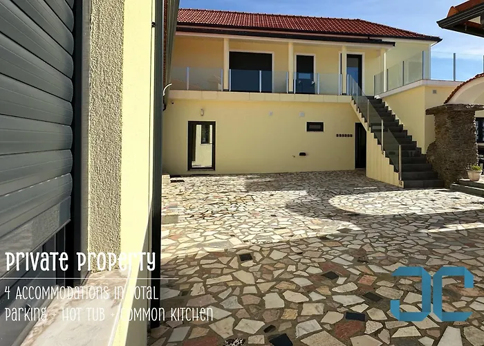 Arada - 4 In 1 Private Property, Free Parking And Hot Tub