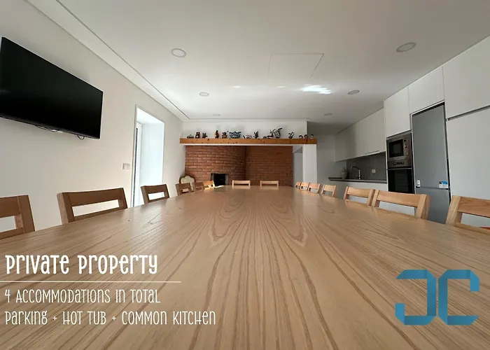 Arada - 4 In 1 Private Property, Free Parking And Hot Tub Feriehus