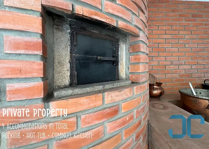 Arada - 4 In 1 Private Property, Free Parking And Hot Tub Feriehus