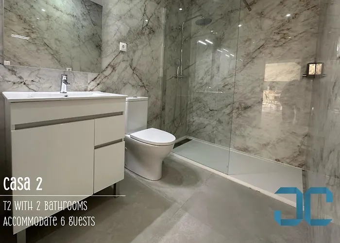 Arada - 4 In 1 Private Property, Free Parking And Hot Tub Feriehus