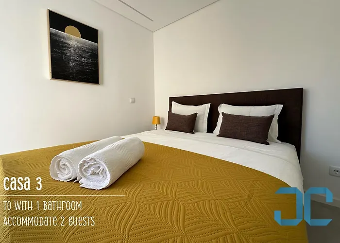 Arada - 4 In 1 Private Property, Free Parking And Hot Tub Feriehus *